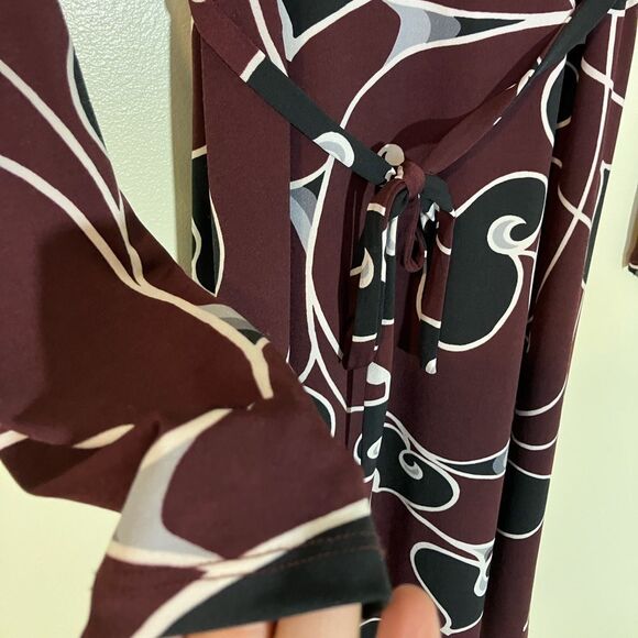 Ann Taylor long sleeve, mini dress, excellent condition, detail at neck, size XS - Picture 4 of 6